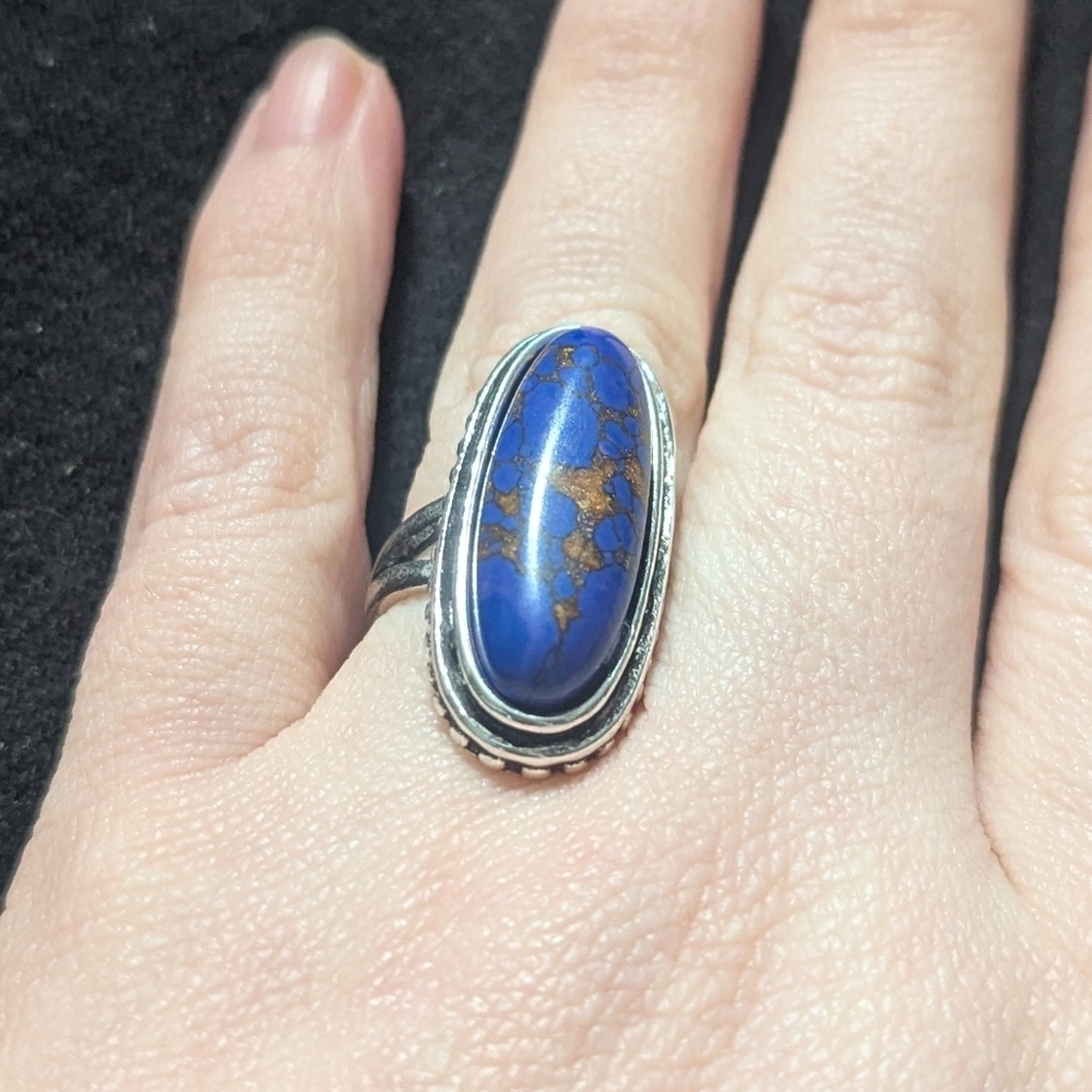 Silver Tone Blue and Gold Stone Stone Oval Statement Ring - size 7
